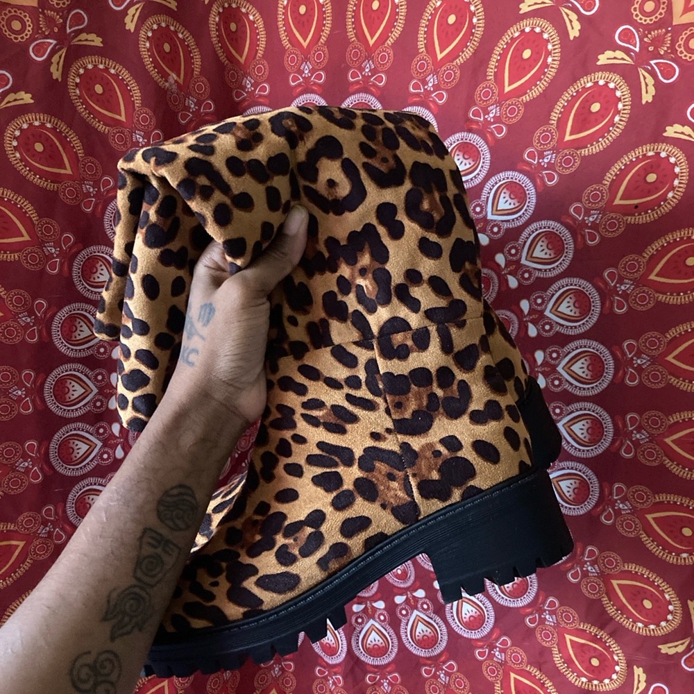 LEOPARD PLATFORM BOOTS